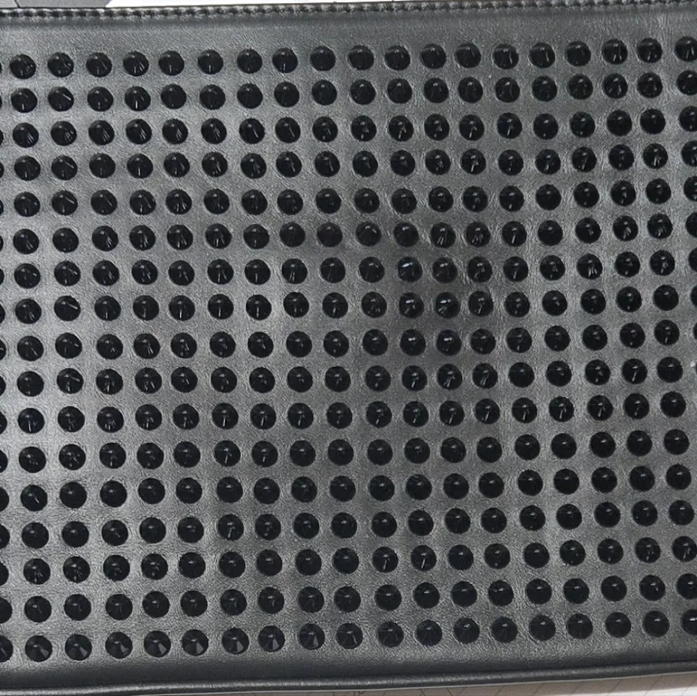 Christian Louboutin Loubiposh Clutch - Picture 4 of 13
